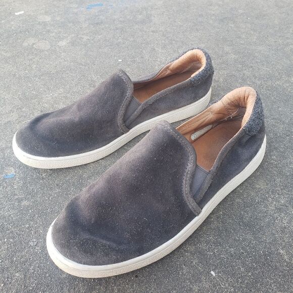 UGG - Womens Slip on - SIZE 8.5 - Picture 1 of 8